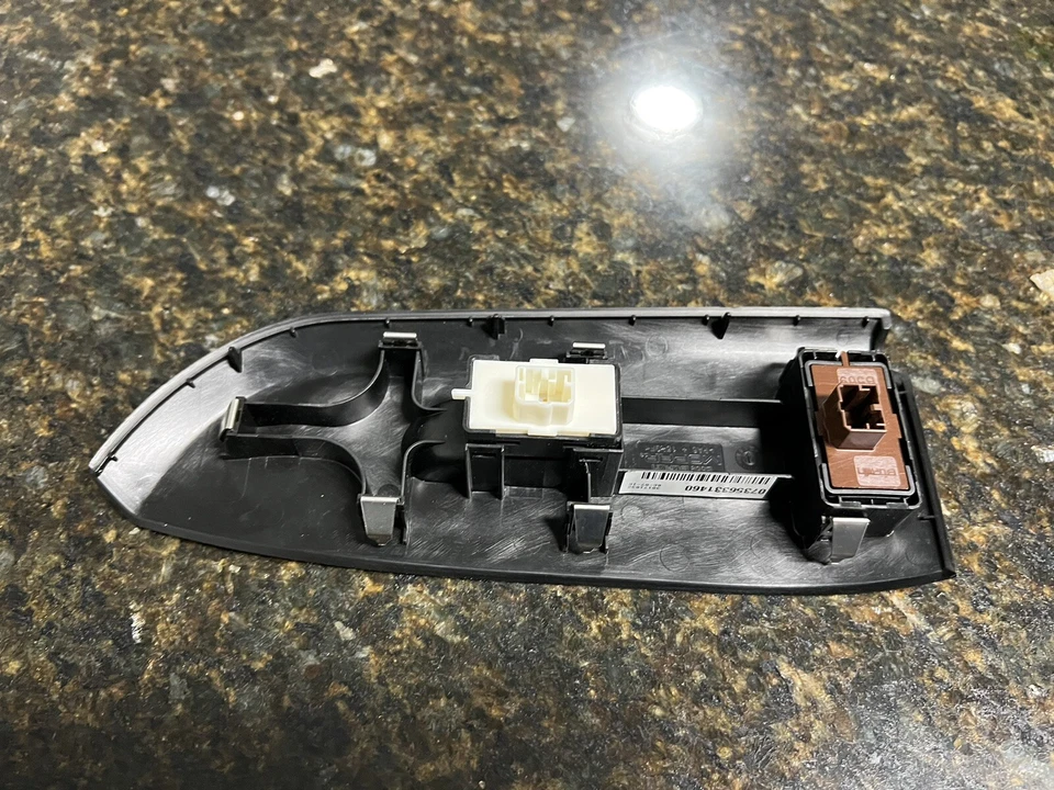 Interruptor de janela dianteiro direito Fiat 500X 2016-2018 fabricante de equipamento original 07356331460 - Imagem 3 de 4