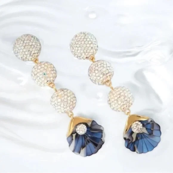 Pendientes colgantes lineales Lele Sadoughi Shellona pavé. Venta al por menor $175 Foto 3 de 4