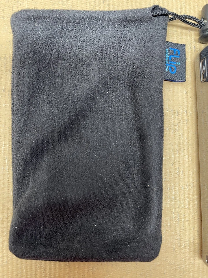 Flip UltraHD Video Camera 2nd Gen 8GB 120 Minutes U2120B USED & TESTED W/ Extras - Image 3 of 4