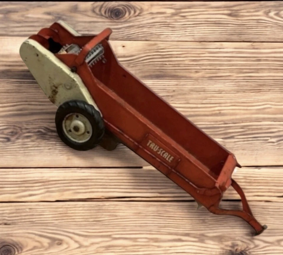 Vintage Tru Scale 1/16 Pressed Steel Farm Manure Spreader Toy Implement Red 1960 - Image 2 of 4