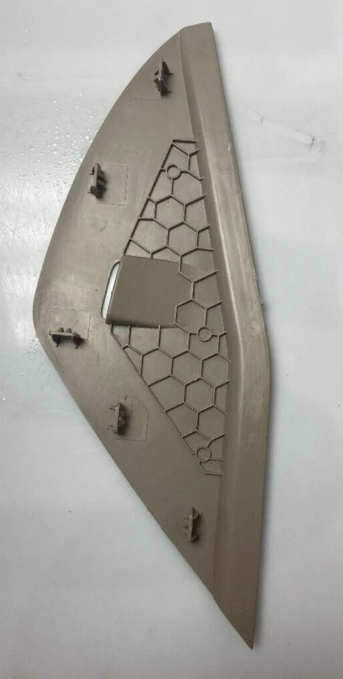 08-12 FORD ESCAPE TAMPA DE EXTREMIDADE DO PAINEL ESQUERDO P/N 8L84-7804481-A PEÇA USADA PELO FABRICANTE - Imagem 2 de 4