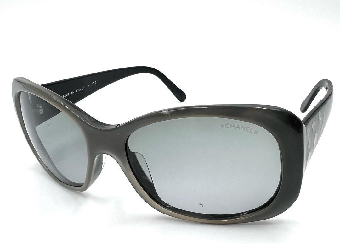 CHANEL 5123 Sunglasses Gray Black Frame with Coco Mark Logo