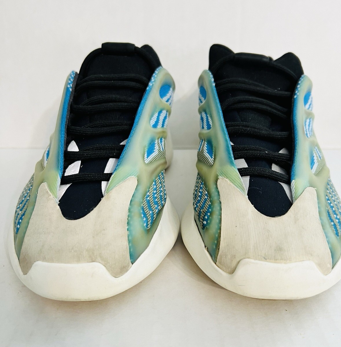 Adidas Yeezy 700 V3 Sneakers