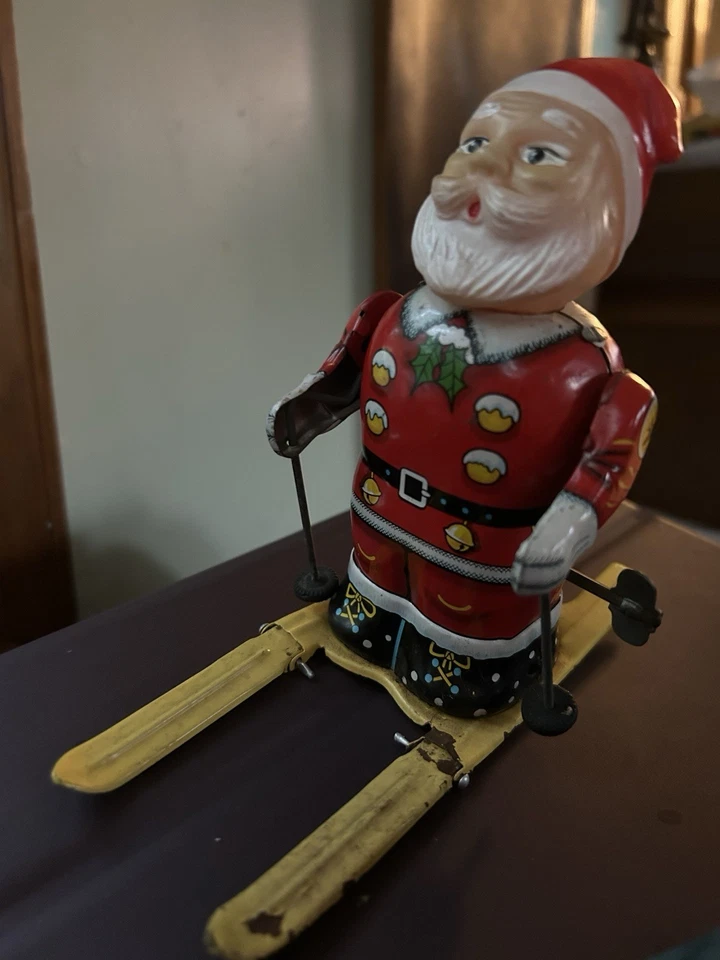 Bandai Toy Santa cuerda fricción con esquís Foto 3 de 4