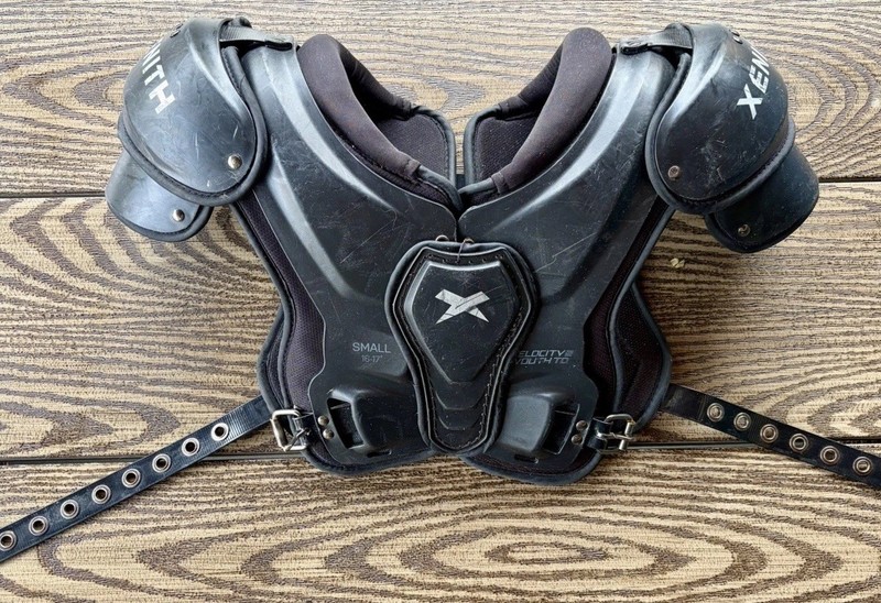 XENITH VELOCITY 2 Football Shoulder Pad Black Size Small F302-00007-5 No Box