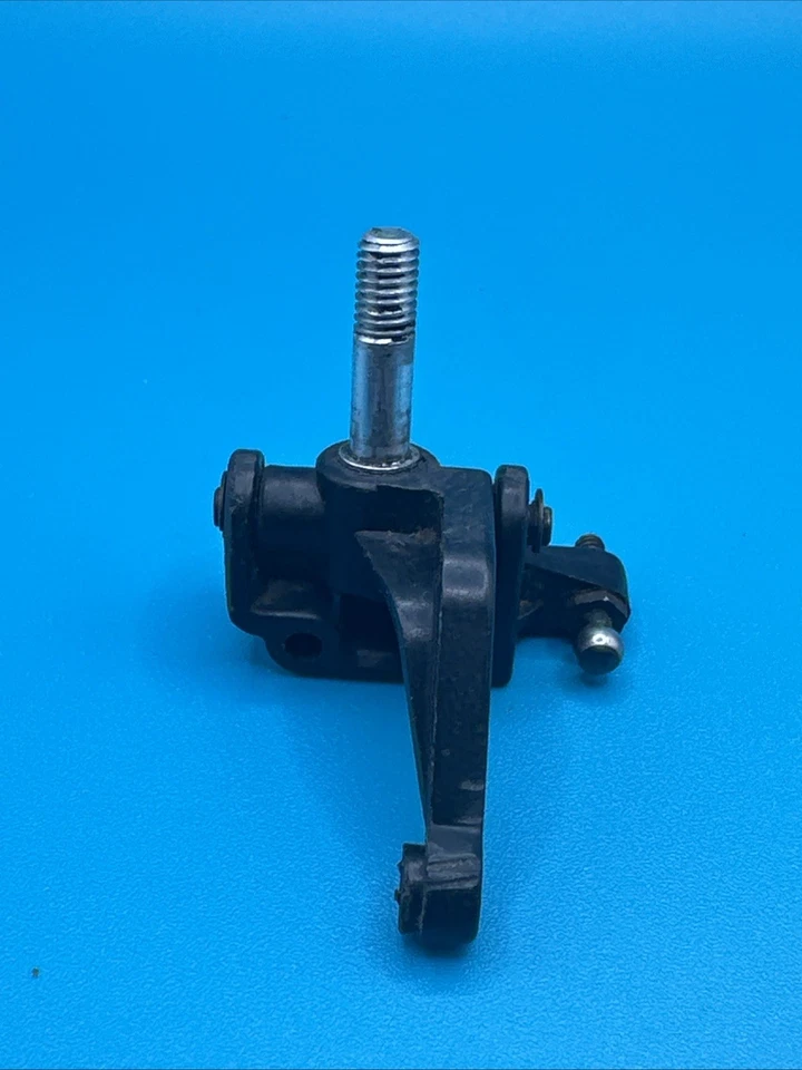 Vintage RC Team Losi XXT CR Spindle Carriers Spindles Axles - Image 4 of 4