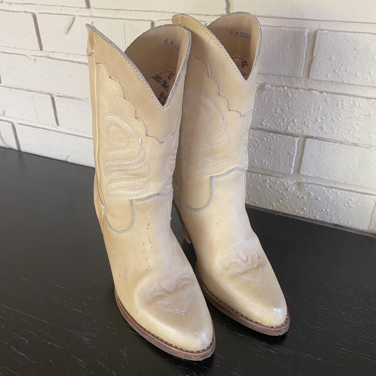 Vintage 80s Zodiac tan yellow leather heeled Leather boots Western