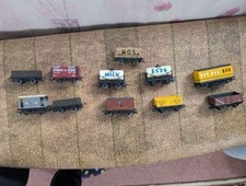 10 Railway Carriages, Assorted, Great Condition