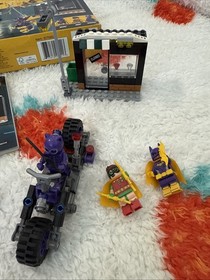 Lego 70902 Batman Movie Catwoman Catcycle Chase DC Batgirl Robin 99% Complete