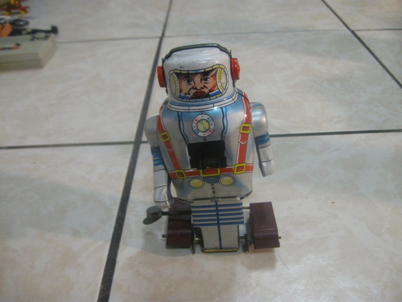 1960s EARLY VINTAGE NOMURA TIN LITHO WIND-UP SPACEMAN COOL MADE IN JAPAN