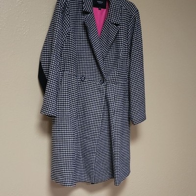 Torrid Sz 3 (22/24) Black and White Houndstooth Trench Coat with Pink Lining