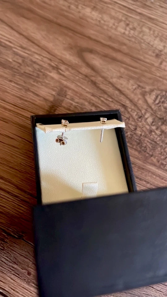 2mm The Diamond Store Diamond White Gold stud earrings - Image 3 of 3