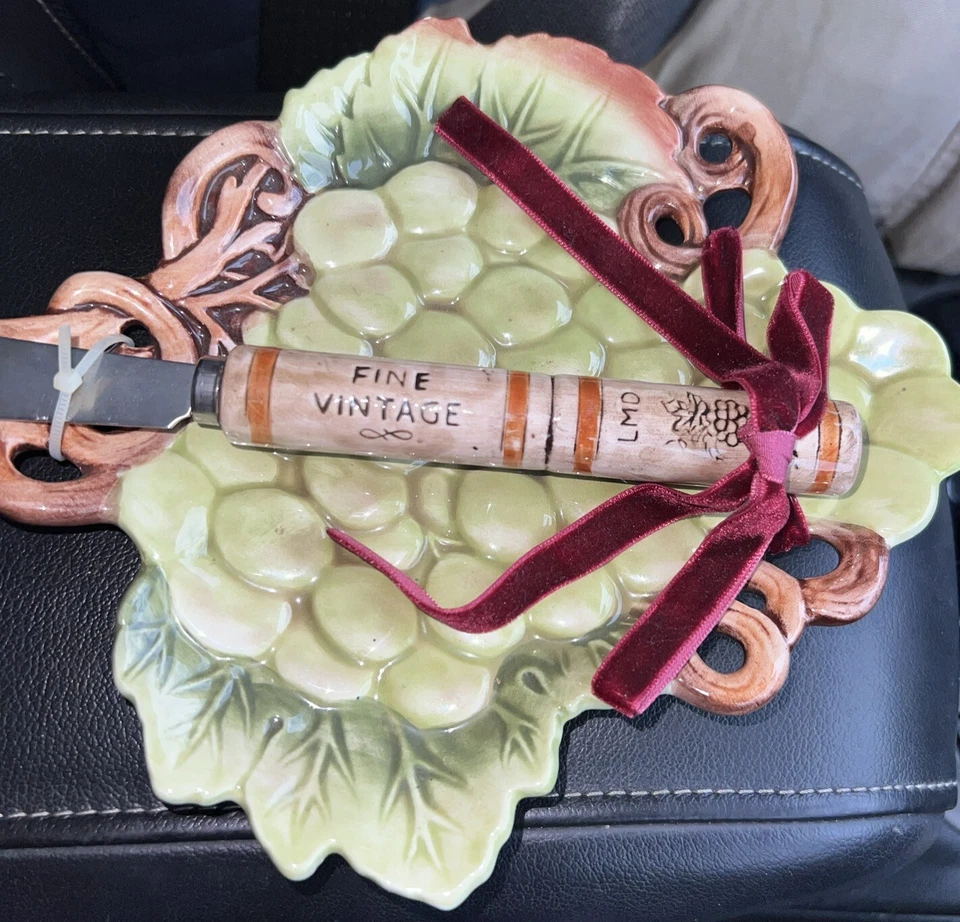 New Grasslands Road 7.75"x7" Snack Cheese Plate Embossed Green Grape Motif Foto 3 de 4