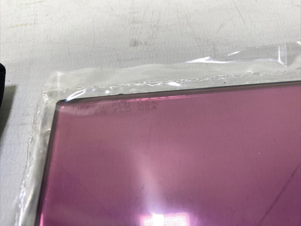 Tiffen 4x4" FL-D Fluorescent Glass Filter for Daylight Film - Image 4 of 4