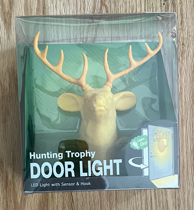 Hunting Trophy Door Light Yellow Dreams VRT 42246