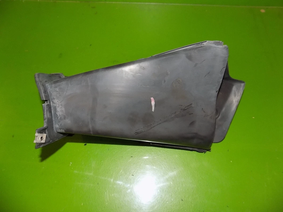 94-97 Mercedes C220 OEM W202 2028890736 driver left front air duct  