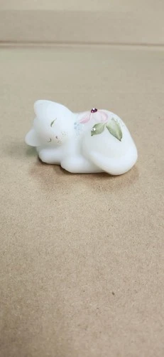 Fenton Glass Jewe Sleeping Kitten Cat Figurine Hand Painted Signed. MINT