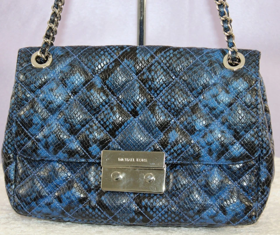 Bolso de Hombro Michael Kors Acolchado Repujado Serpiente Azul Negro Correa de Cadena Nuevo sin Etiquetas Foto 2 de 4