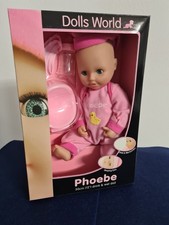Dolls World Phoebe. Große Babypuppe 30cm. Augen Kippfunktion.