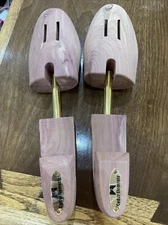 Cedar Elements Spring Cedar Shoe Tree Adjustable Stretcher Size L