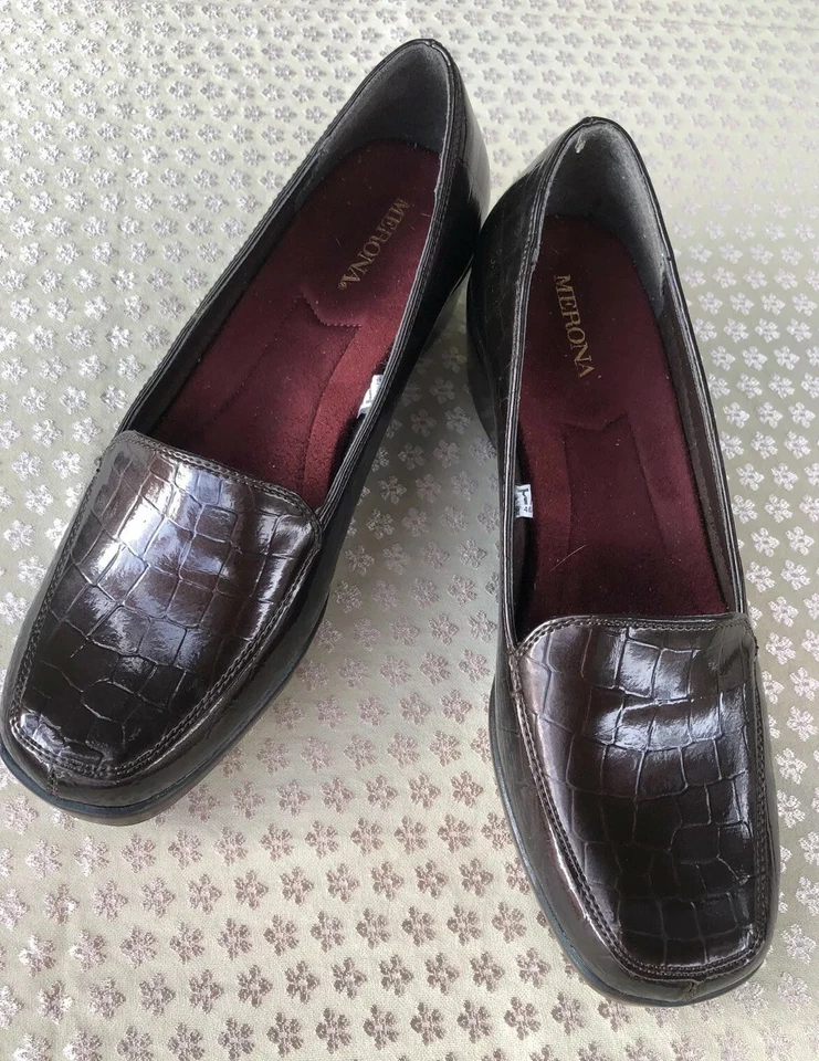 Zapatos sin cordones Merona para mujer marrón charol talla 7M plantilla acolchada suave BN Foto 2 de 4