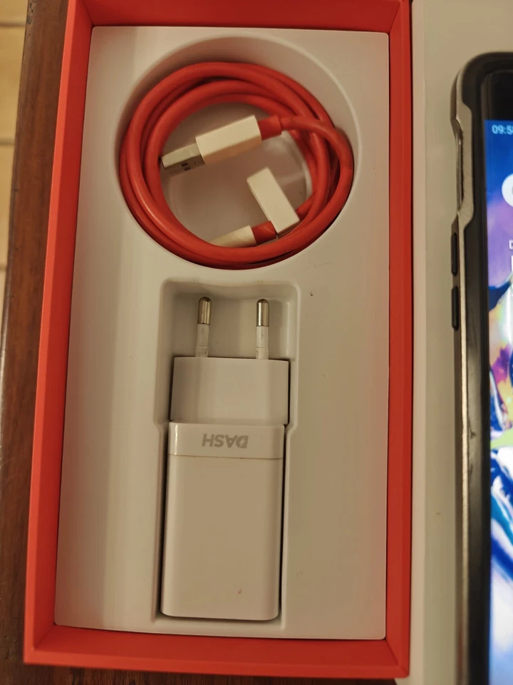 ONE PLUS 3 T 64GB PERFETTAMENTE FUNZIONANTE CON COVER PROTETTIVA  - Immagine 3 di 4