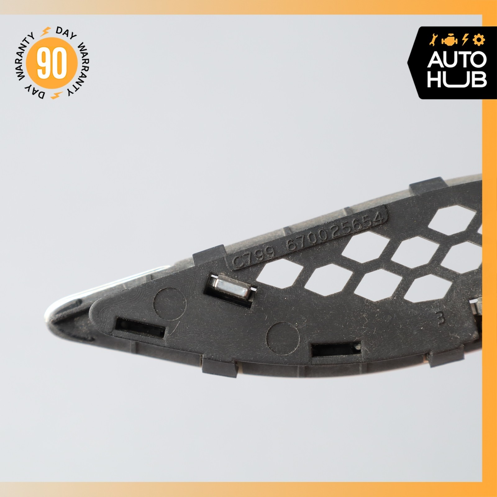 14-16 Maserati Ghibli M157 Right Fender Panel Grille Vent Set 670025654 OEM