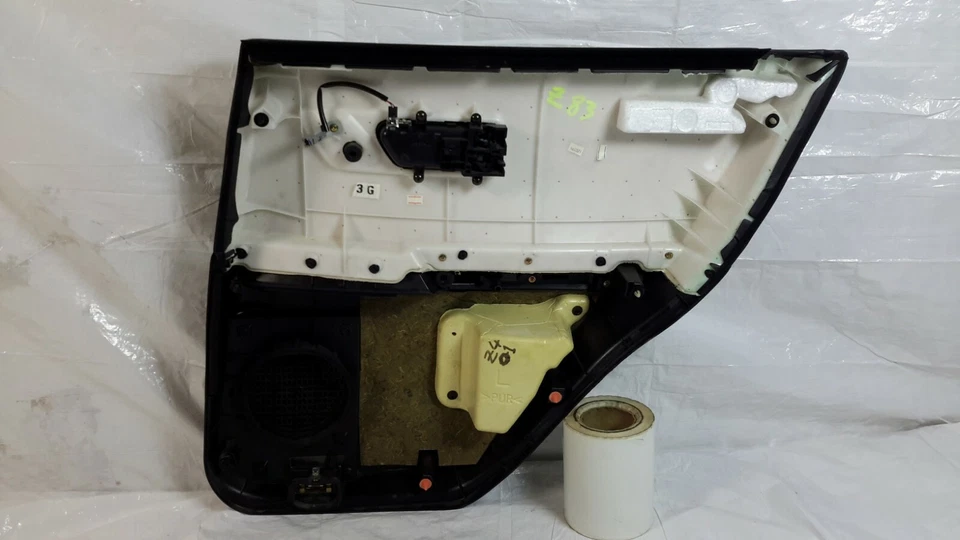 Panel de moldura de puerta interior trasero izquierdo Infiniti FX35 FX45 2003-2008 FABRICANTE DE EQUIPOS ORIGINALES Foto 3 de 4