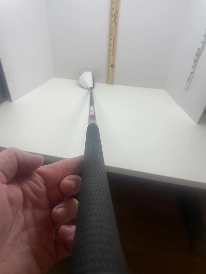 TaylorMade R11s 3-15.5* Driver RIP Phenom 70 Stiff Flex Left Handed - Image 2 of 4