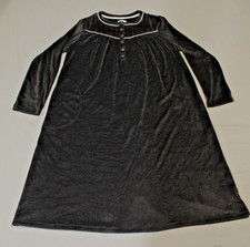Aria Medium Vintage Black Velour Nightgown Long Sleeve Buttons Pockets Granny