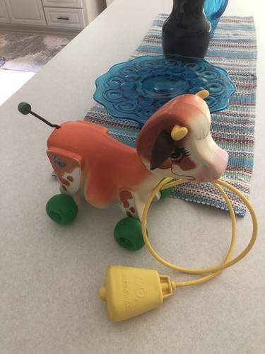 VINTAGE Fisher Price MOLLY MOO Cow Pull Toy WORKS 1972 #132 HEAD LIFTS UP & MOOS
