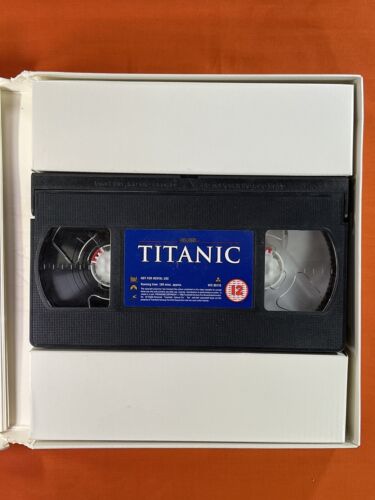 Titanic VHS Box Set Collectors Edition With 35mm Film Cell Video Tape & 8 cards - Picture 5 of 6
