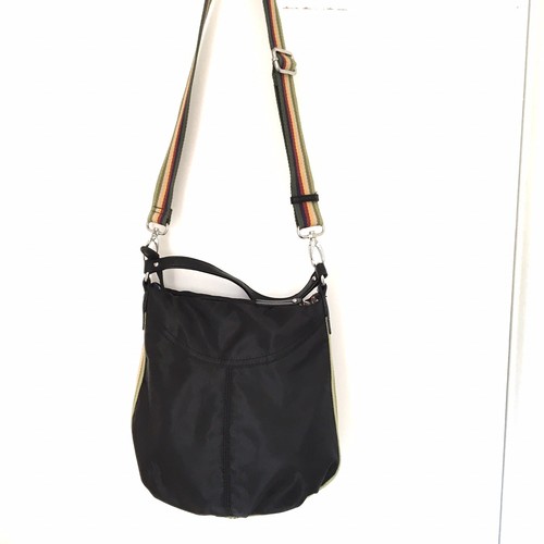 Borsa Franco Sarto in nylon nero con tracolla tipo fotocamera multicolore sistema operativo - Foto 2 di 12