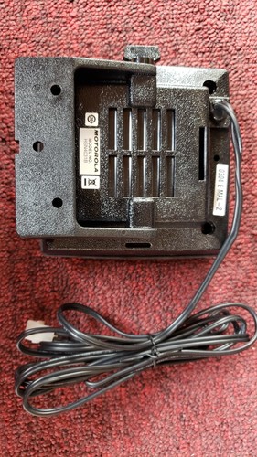 Motorola XTL2500 P25 900 MHz Mobile Radio - Picture 8 of 12