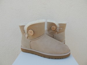 mini bailey button sand