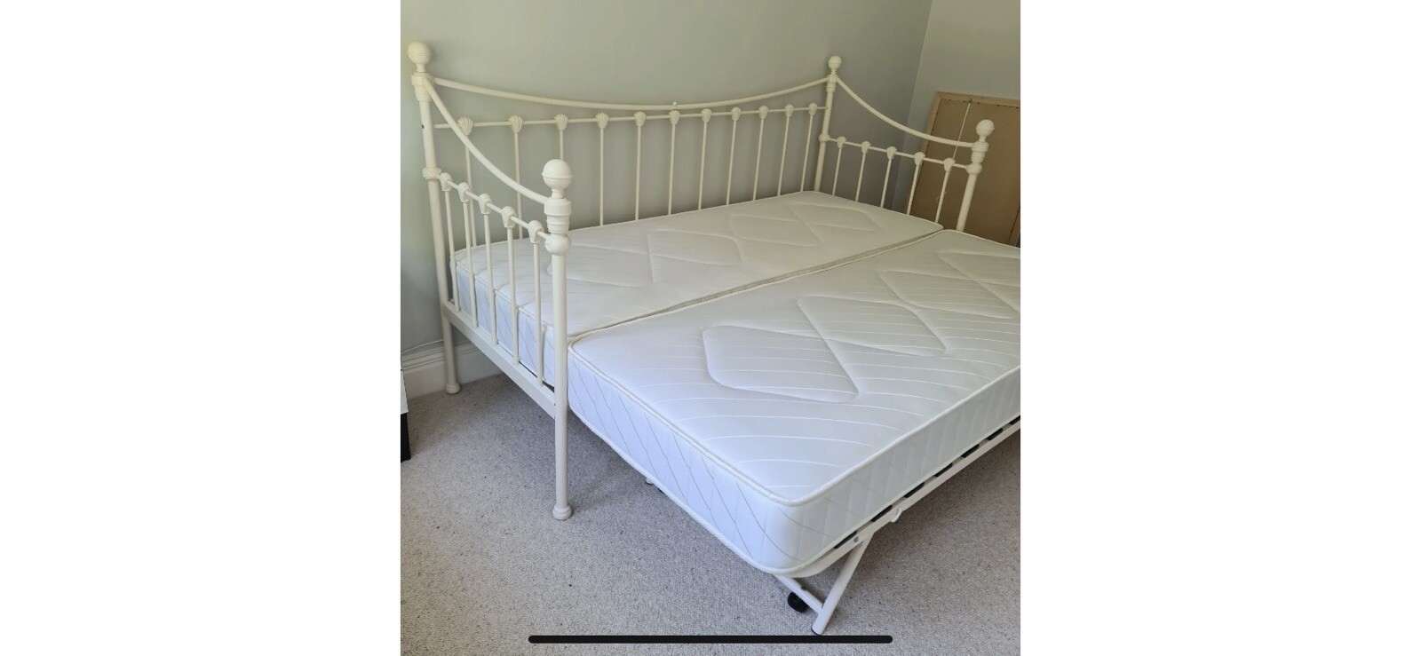 LAURA ASHLEY HASTINGS DAY BED IVORY CREAM METAL & PULL OUT TRUNDLE