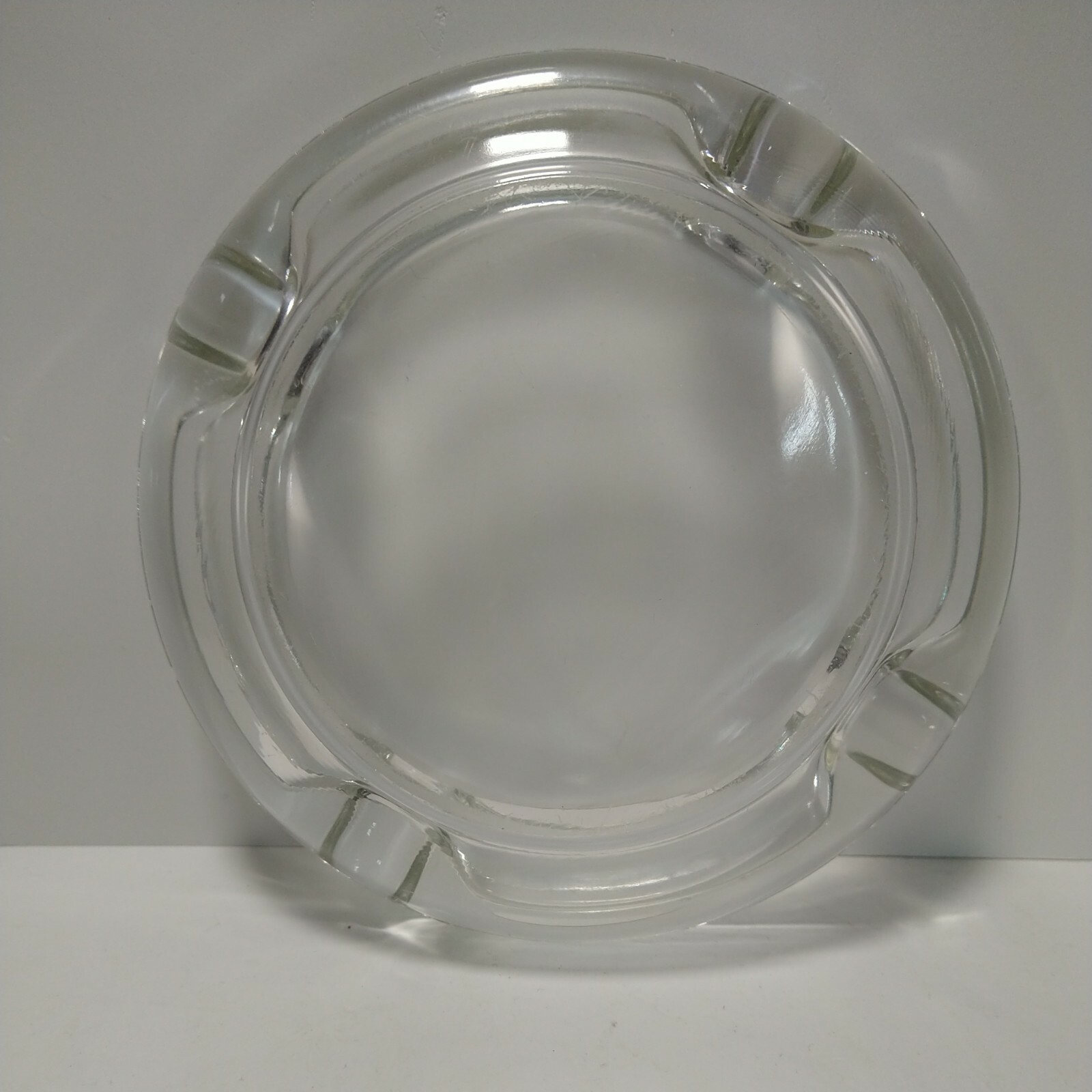 Vtg Cigar Cigarette Clear Heavy Thick Glass Ashtray 6 In Diameter 1.25 In Tall