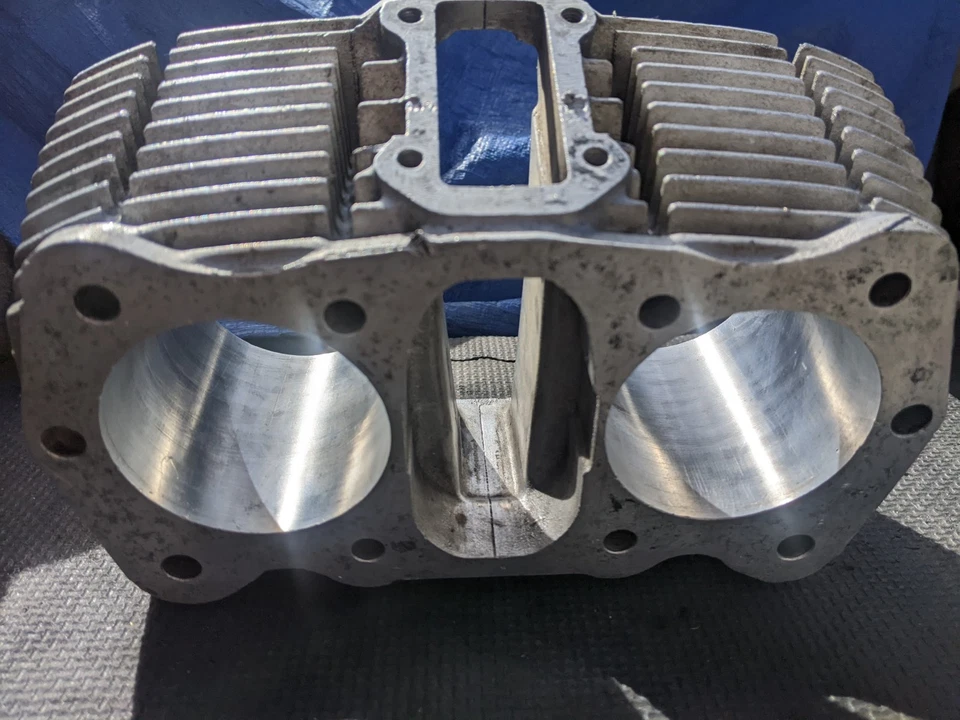 Honda CB77 1966 Superhawk Super Hawk 305 CB 77 *Cilindro de extremo superior Foto 4 de 4