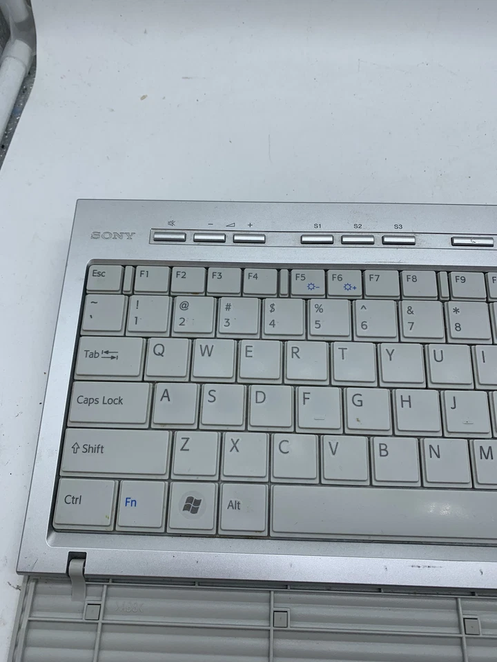 Sony Vaio VGP-WKB5US Wireless Keyboard w/ FREE SHIPPING - Image 3 of 4