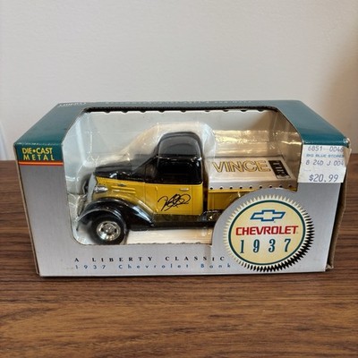 Liberty Classics 1937 Chevy Country Express Vince Gill Bank New