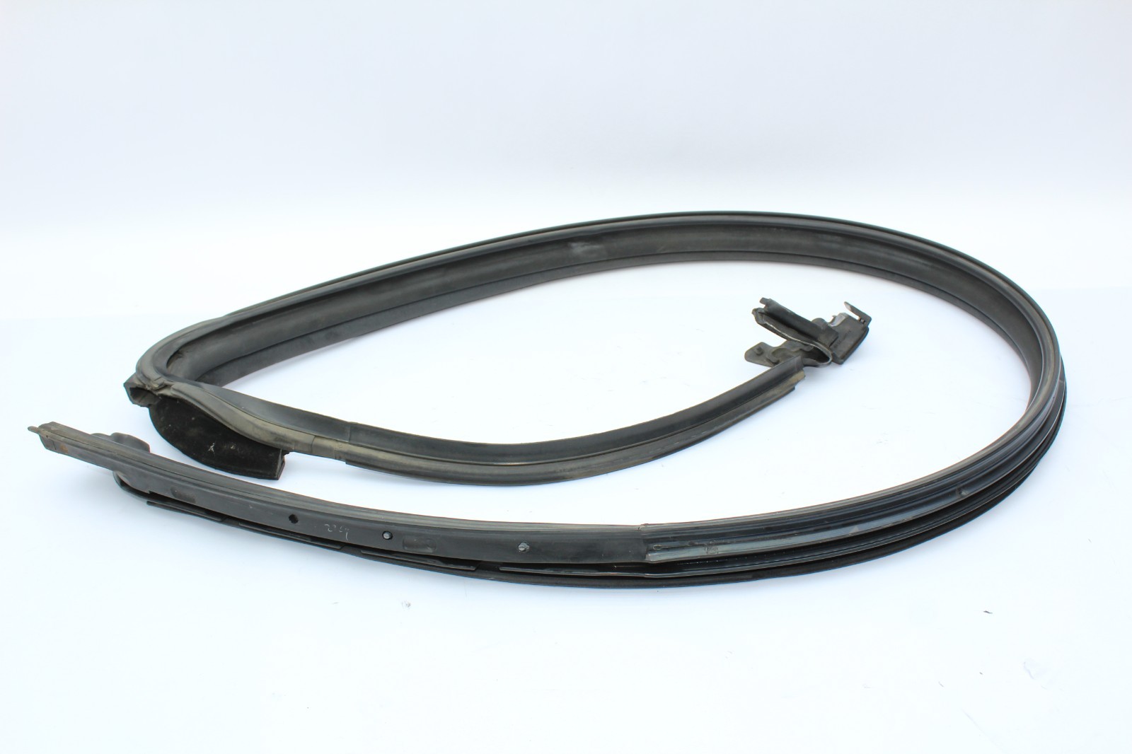 2003-2010 Bentley Continental Right Upper Door Weatherstrip Seal OEM 3W8867368L