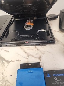 Sony PlayStation 2 Ps2 slim Console, 2 Controls, Original Power Cord & 2 Memorie