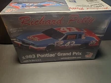 SALVINOS JR CLUB EXCLUSIVE RICHARD PETTY STP  1/24 scale Factory Sealed Unopened