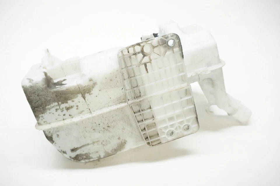 2012-2019 Volkswagen Beetle Windshield Washer Reservoir Tank 5C6955453Q - Image 2 of 4