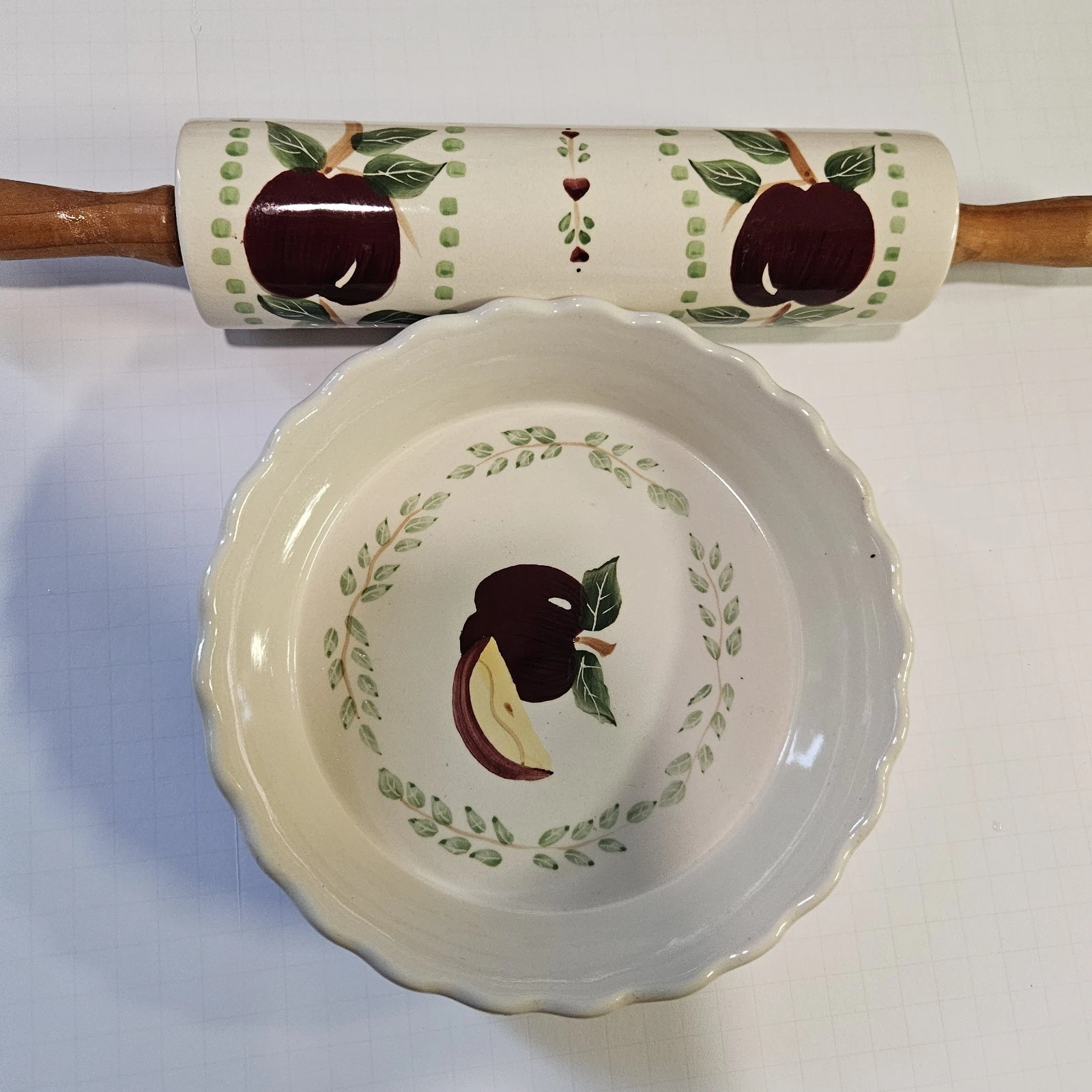 Vintage Apple Leaf Bakers Rolling Pin Porcelain Wood LTD Commodities & Pie Dish
