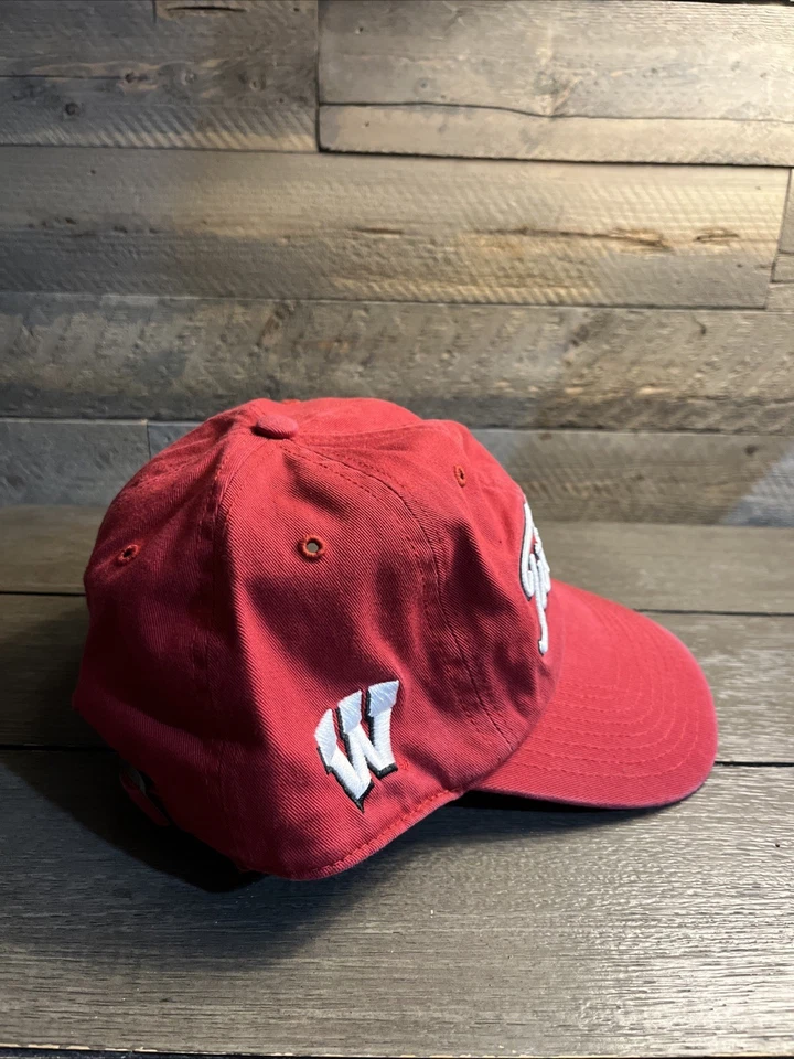 '47 品牌威斯康星獾 Titleist 可调金帽子红色绑带 — 第 2/4 张图片