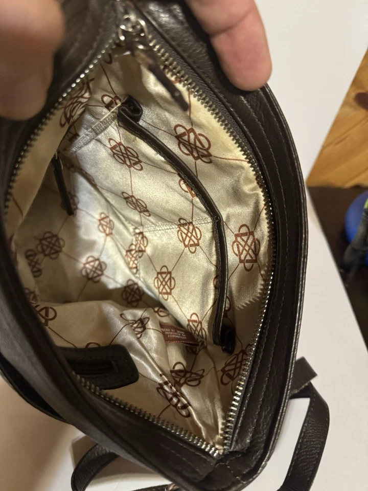 "Bolso de mano Piazza de cuero marrón para mujer 11"" de alto X 10-1/2"" de ancho" Foto 3 de 4