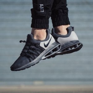 nike shox gravity black