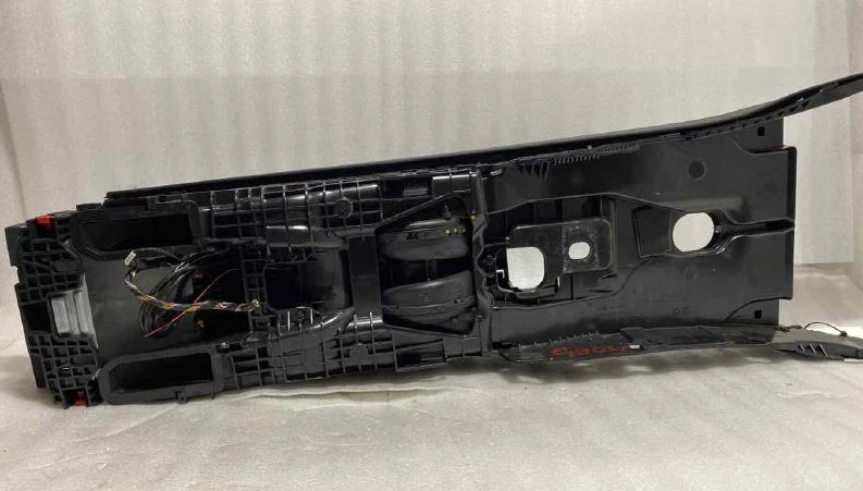 Console central 2010-2015 BMW 760i piso preto - Imagem 4 de 4