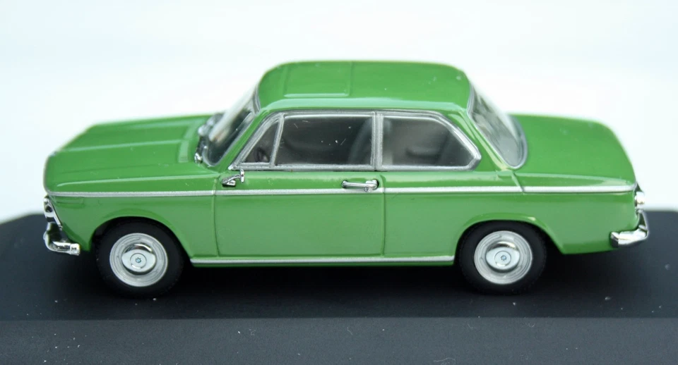 BMW 1600-2 (1602) tipo 114 año 1966-1971, Luz, Modelo Minichamps EN M.1:43 Foto 4 de 4